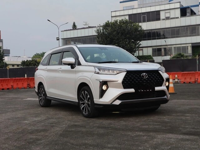 Toyota-Veloz-2022-gia-bao-nhieu