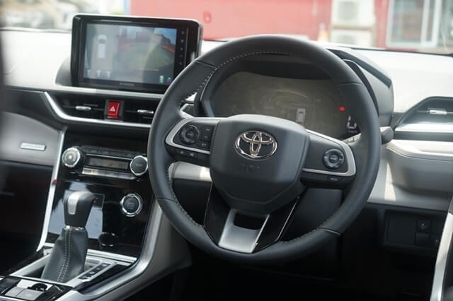 Toyota-Veloz-2022-vo-lang