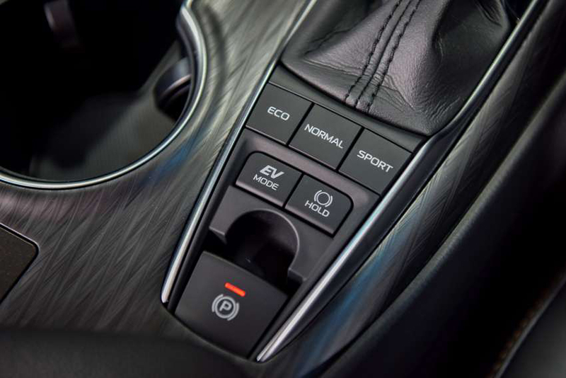 Phanh tay dien tu xe Hybrid xe Toyota Camry 2022 Thailand 2.5 HEV Premium Luxury facelift Muaxegiatot vn