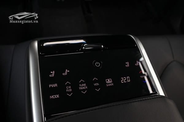 be-ti-tay-sau-xe-toyota-camry-2020-25q-muaxenhanh-vn