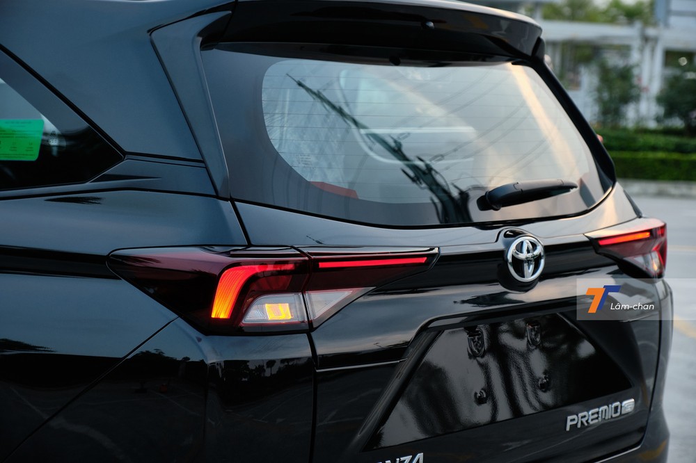 Cụm đèn hậu LED. Cụm đèn hậu LED.