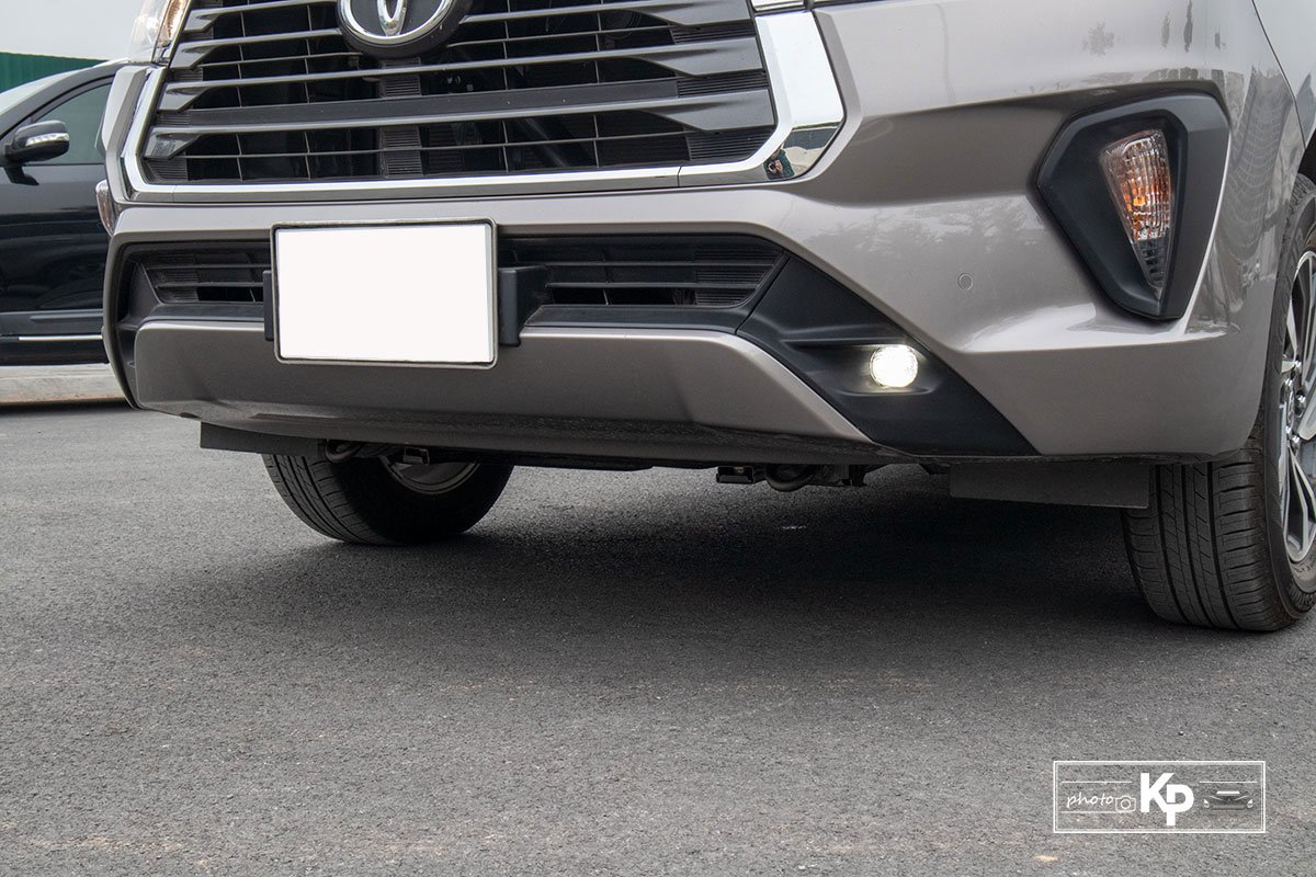 Ảnh Cản trước xe Toyota Innova 2.0G 2021