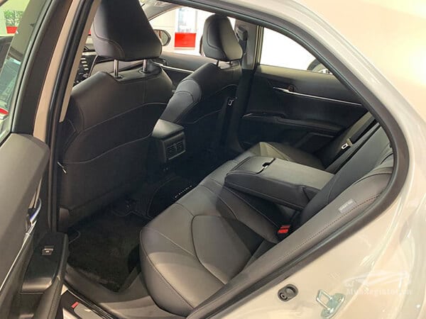 hang-ghe-sau-camry-25q-2020-muaxenhanh-vn